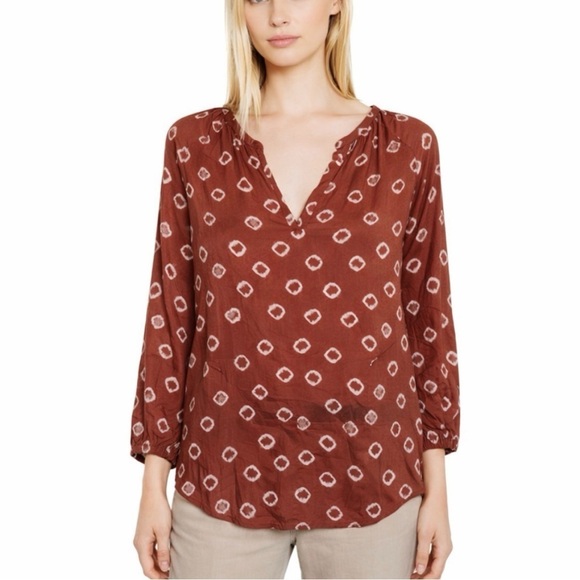 Roberta Roller Rabbit Tops - ROLLER RABBIT Top Women XS Rust Giraffe Dye Lucy Tunic top v-neck cotton